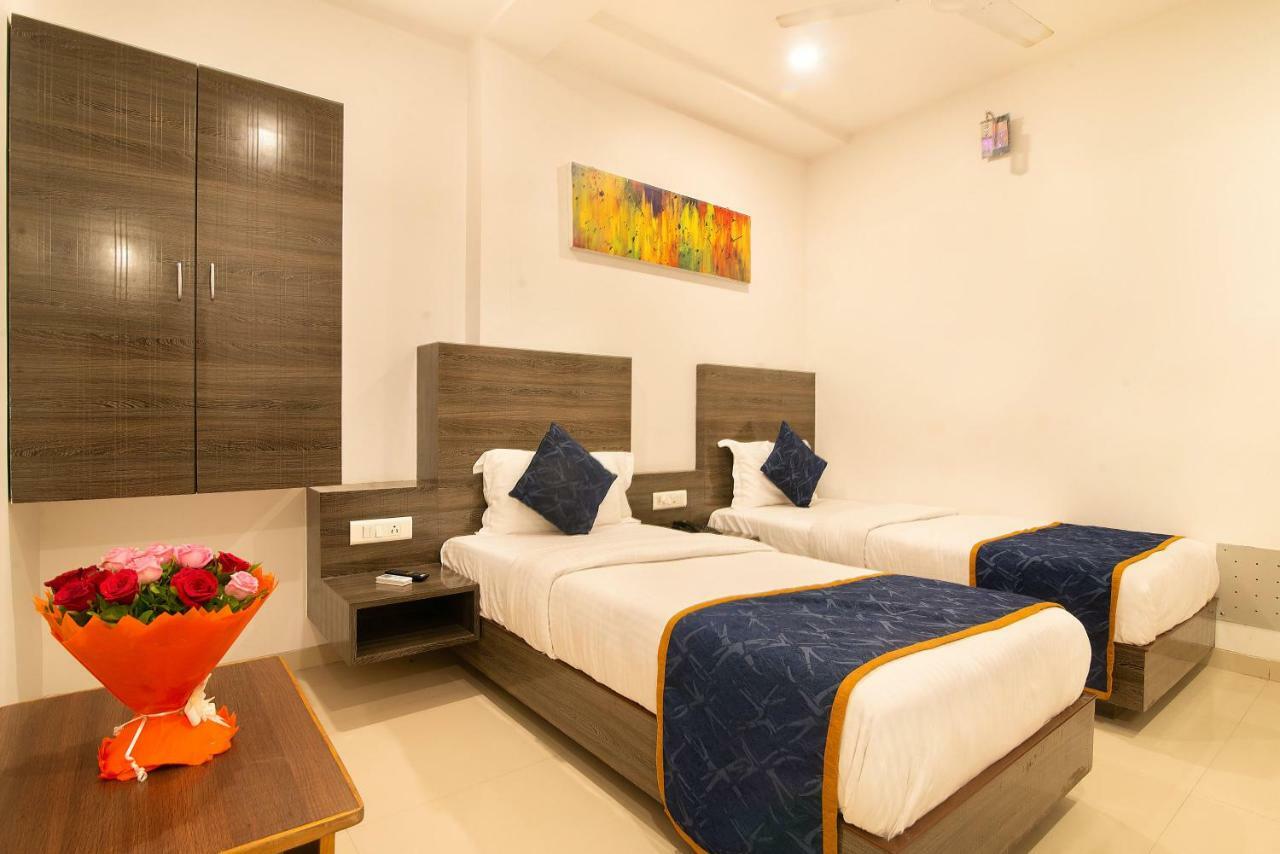 Hotel Sheetal Plaza スーラト エクステリア 写真