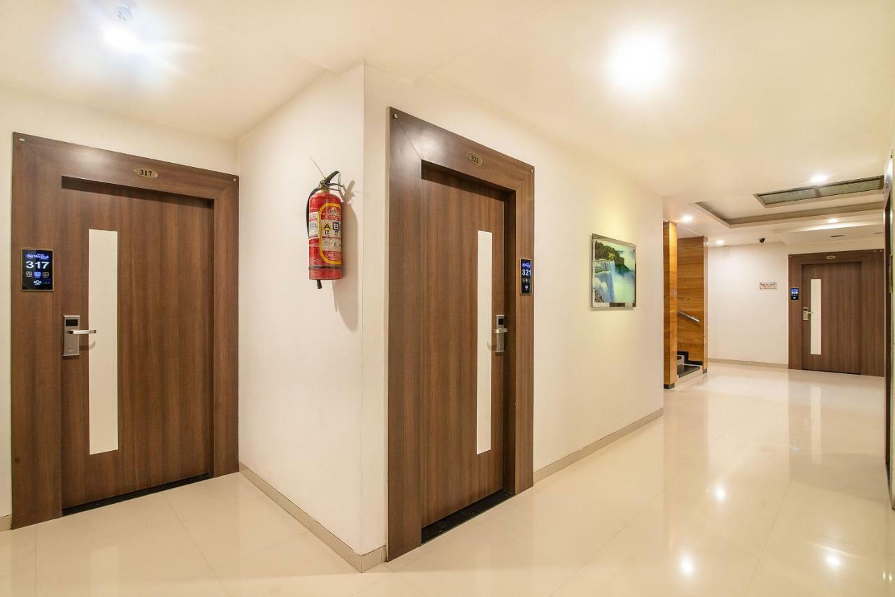 Hotel Sheetal Plaza スーラト エクステリア 写真