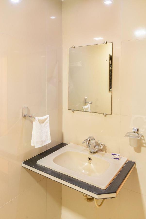 Hotel Sheetal Plaza スーラト エクステリア 写真