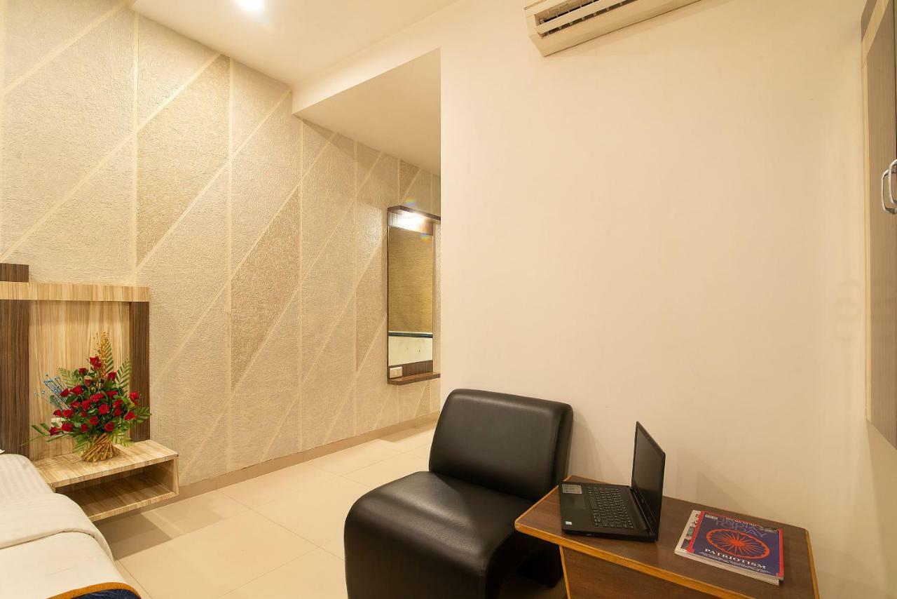 Hotel Sheetal Plaza スーラト エクステリア 写真