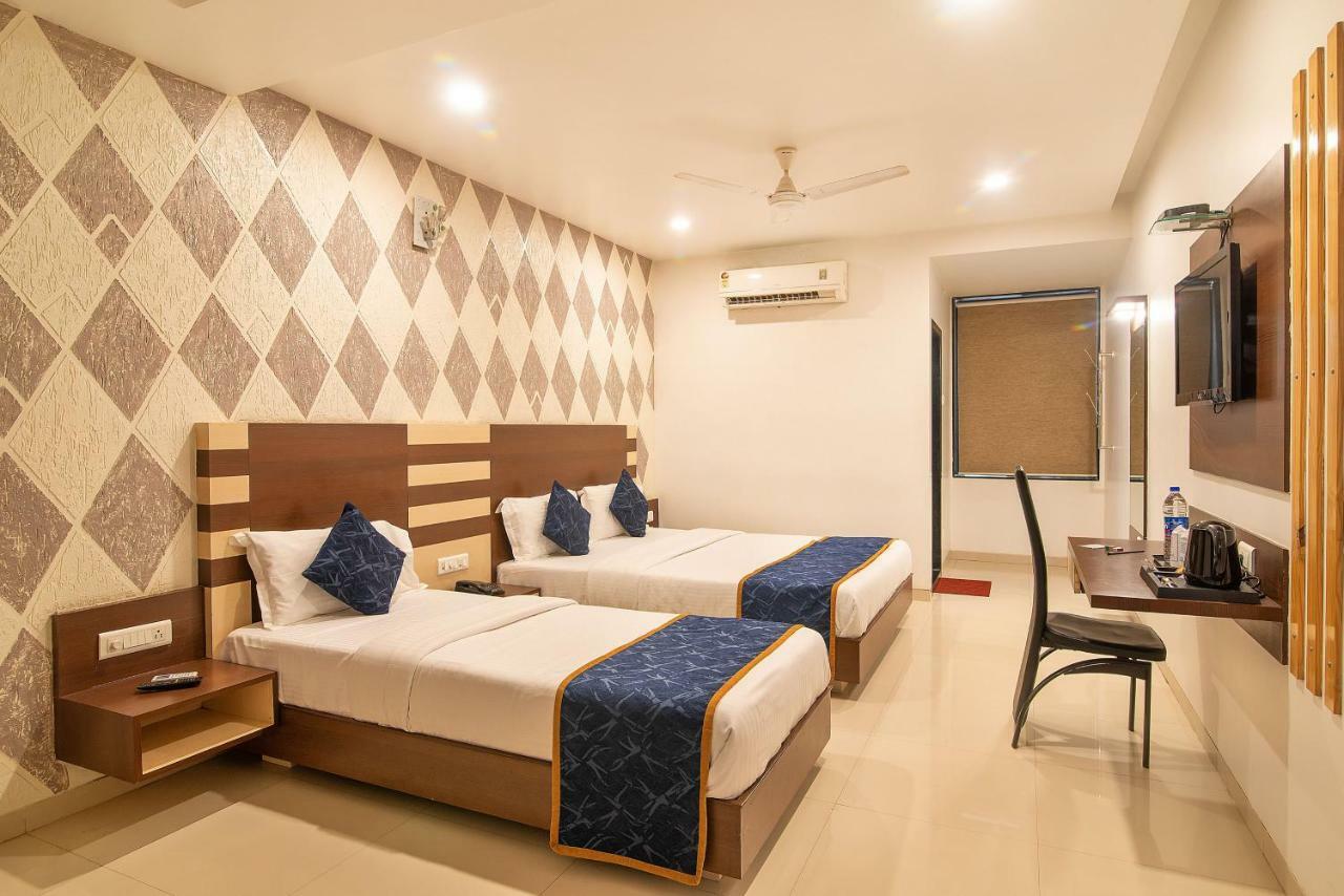 Hotel Sheetal Plaza スーラト エクステリア 写真