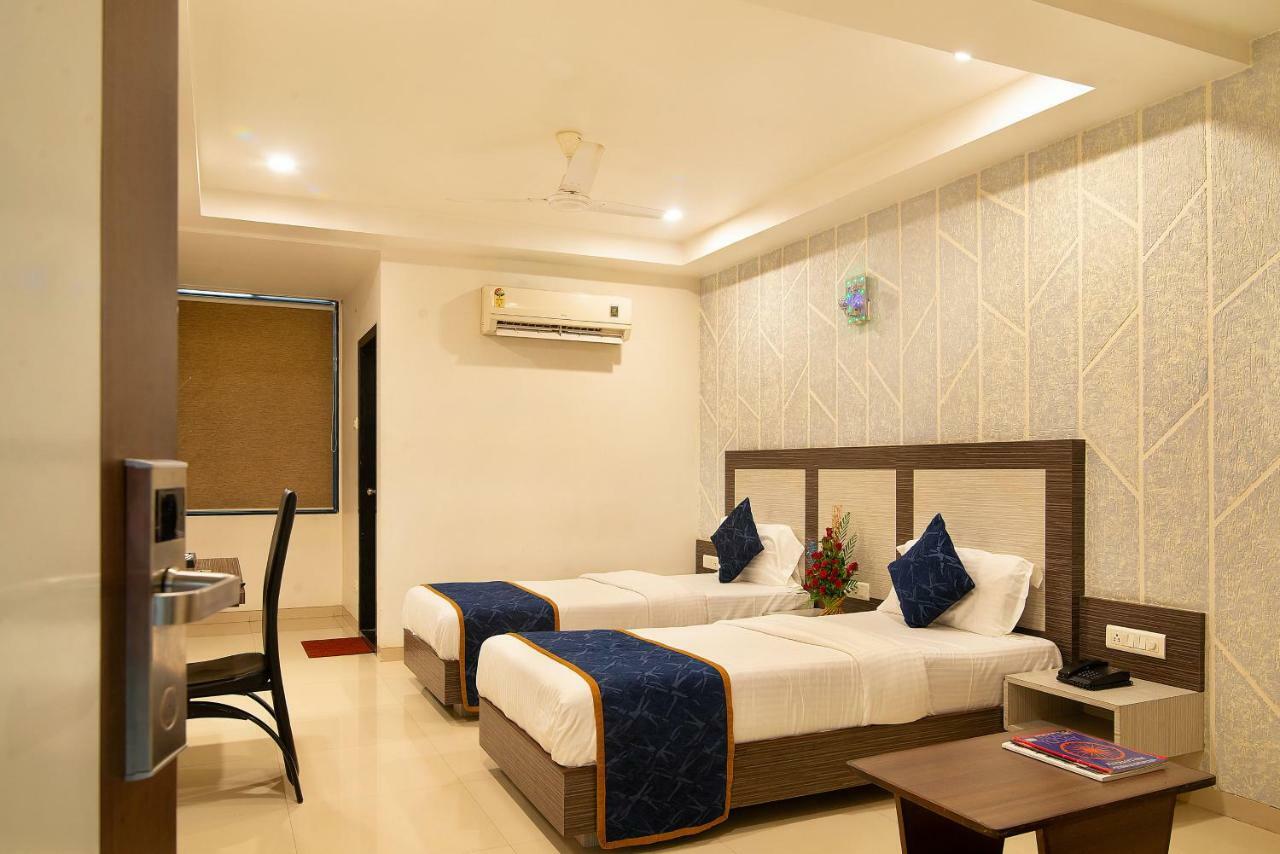 Hotel Sheetal Plaza スーラト エクステリア 写真