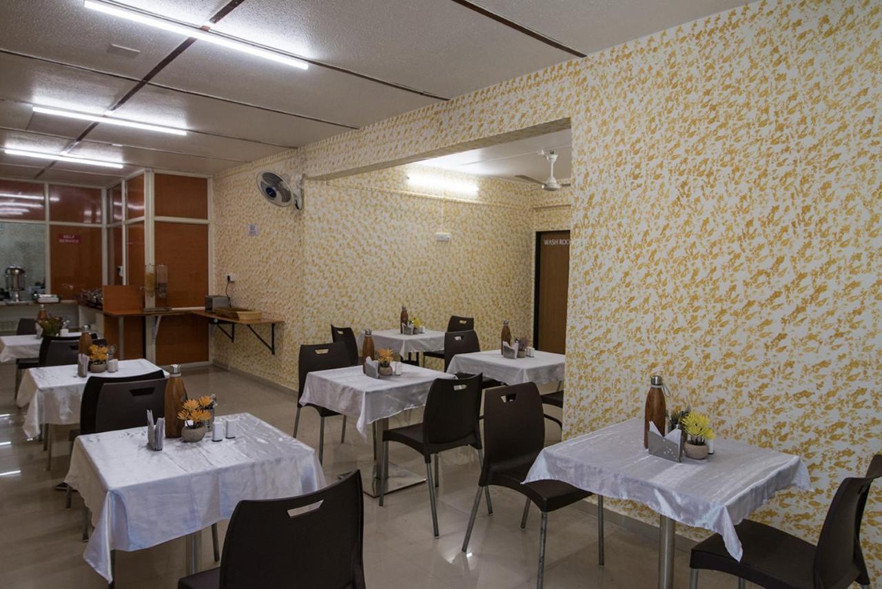 Hotel Sheetal Plaza スーラト エクステリア 写真